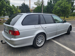 BMW 5 Series Touring foto 8