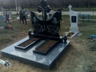 Monumente.  Памятники гранитные. фото 1