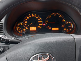 Toyota Avensis foto 7