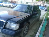 Mercedes Series (W124) foto 4