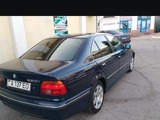 BMW 5 Series foto 2