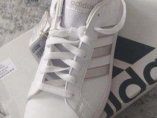 Vând ghete Adidas ,noi originale foto 3