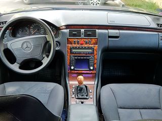 Mercedes E Class foto 2