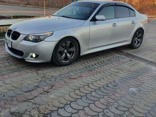 BMW 5 Series foto 3