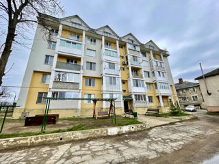 Apartament cu 2 camere, 88 m², Centru, Hîncești foto 2