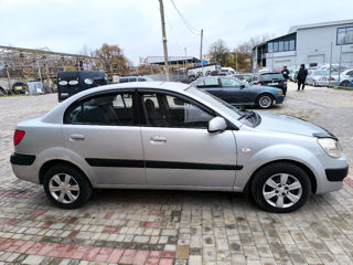 KIA Rio foto 5