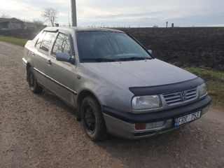 Volkswagen Vento foto 2