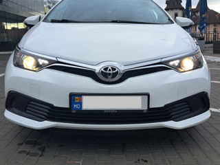 Toyota Auris foto 2