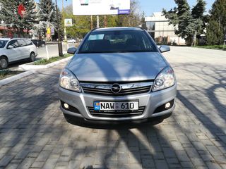 Opel Astra foto 1