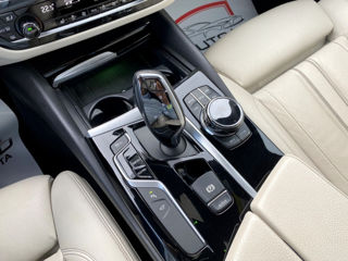 BMW 5 Series foto 8