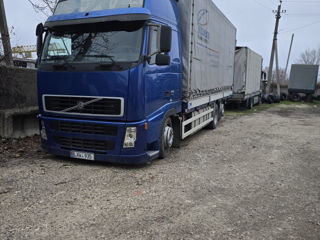 Volvo FH6X2R foto 6