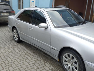 Mercedes E-Class foto 4