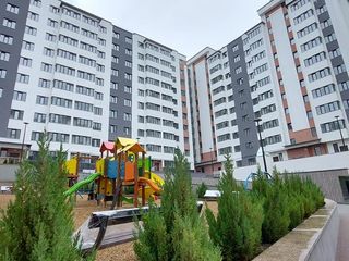 Apartament cu 2 camere, 78 m², Buiucani, Chișinău foto 2