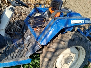 Vindem minitractor japonez iseki200 de 20 c.p.3100euro foto 8