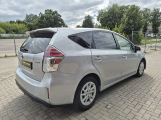 Toyota Prius + foto 9