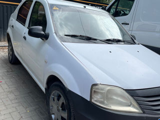 Dacia Logan foto 1