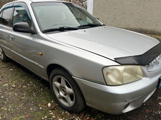 Hyundai Accent foto 9