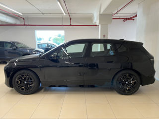 BMW iX фото 4