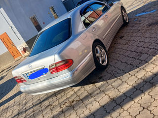 Mercedes E-Class foto 7