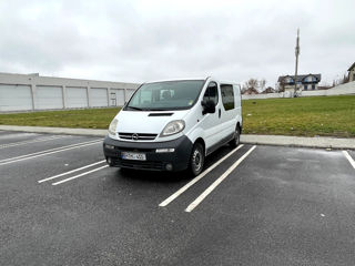 Opel Vivaro foto 2