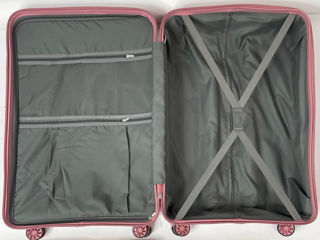 Большие чемоданы из полипропилена. foto 10