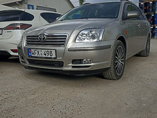 Toyota Avensis foto 6