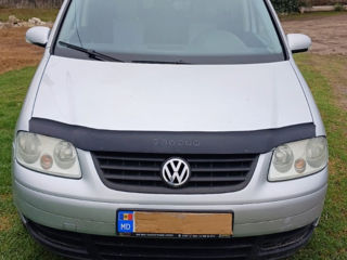 Volkswagen Touran фото 0