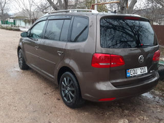 Volkswagen Touran foto 3