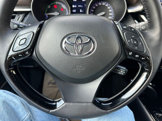 Toyota C-HR foto 18