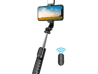 Selfie stick-uri pentru libertatea de a face pozele cele mai reusite...