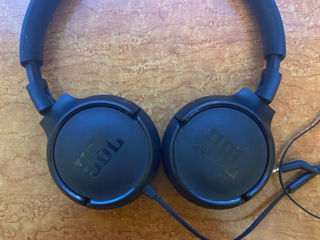 Продам наушники JBL