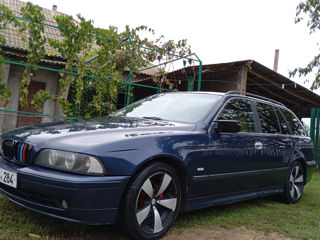 BMW 5 Series foto 4