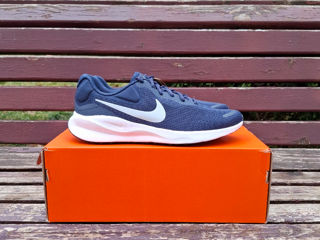 Nike Revolution 7