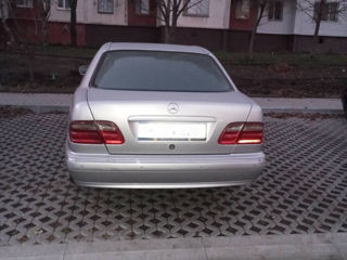 Mercedes E-Class foto 6