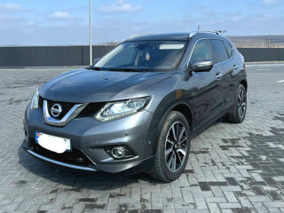 Nissan X-Trail foto 1