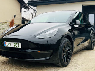 Tesla Model Y foto 3