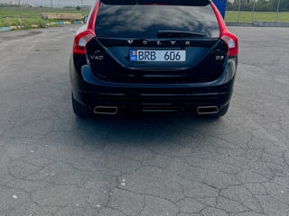 Volvo V60 foto 2