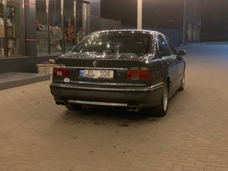 BMW 5 Series foto 3