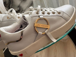 Ghete Moschino foto 2