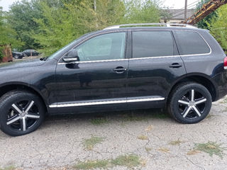 Volkswagen Touareg foto 1