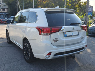 Mitsubishi Outlander foto 4