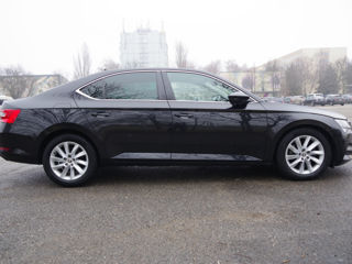 Skoda Superb foto 3