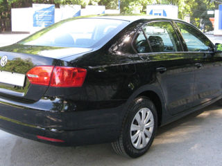 Volkswagen Jetta foto 3