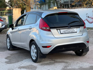 Ford Fiesta foto 11