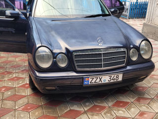 Mercedes E-Class foto 9