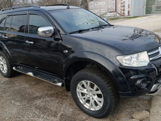 Mitsubishi Pajero Sport foto 3