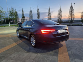 Skoda Superb foto 2