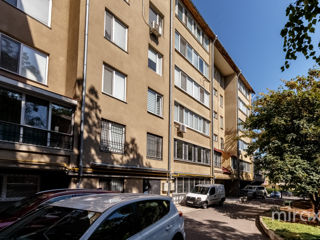 Apartament cu 3 camere, 113 m², Buiucani, Chișinău foto 14