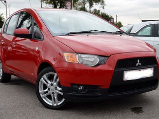 Mitsubishi Colt foto 1