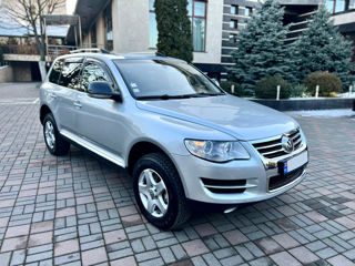 Volkswagen Touareg foto 2